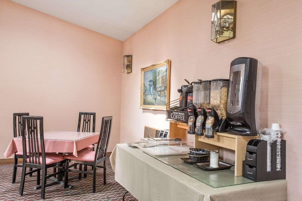 restaurant-cafeteria