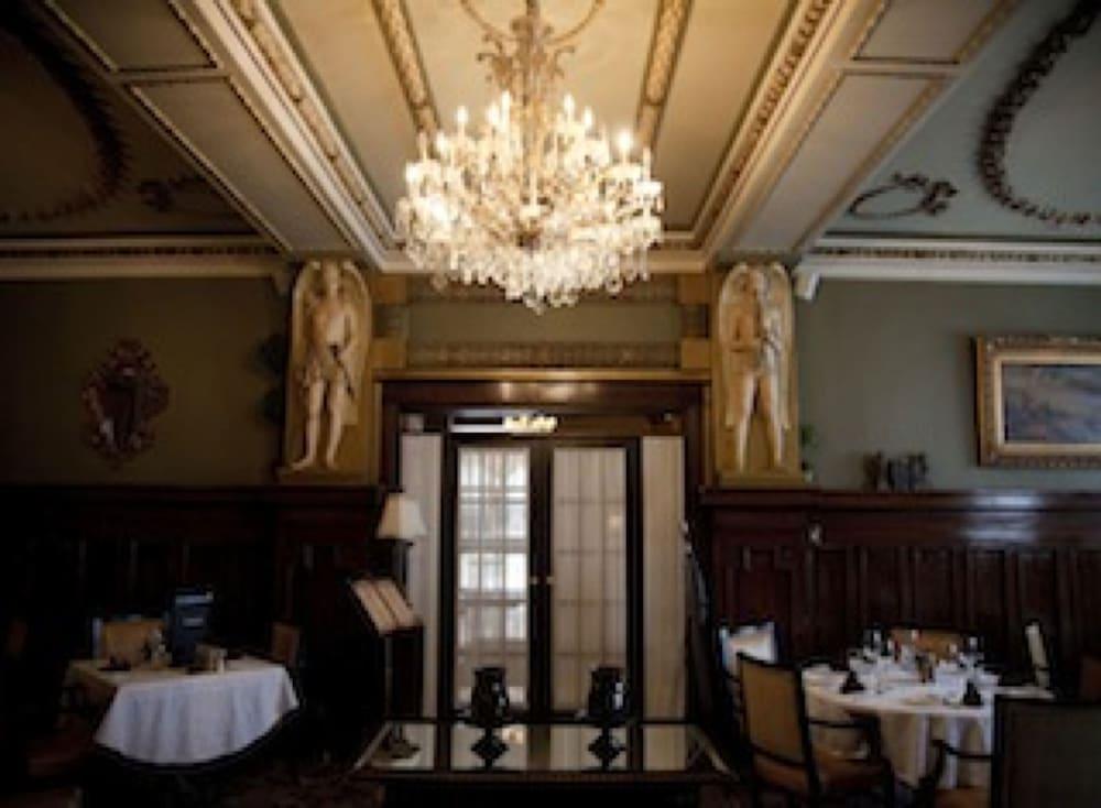 restaurant-cafeteria
