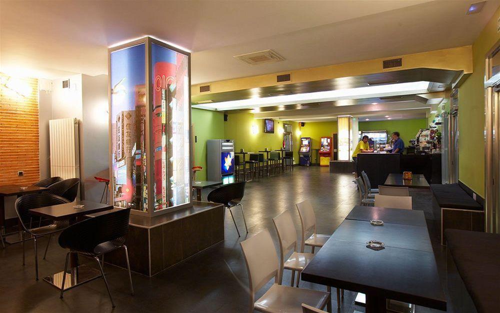 restaurant cafeteria