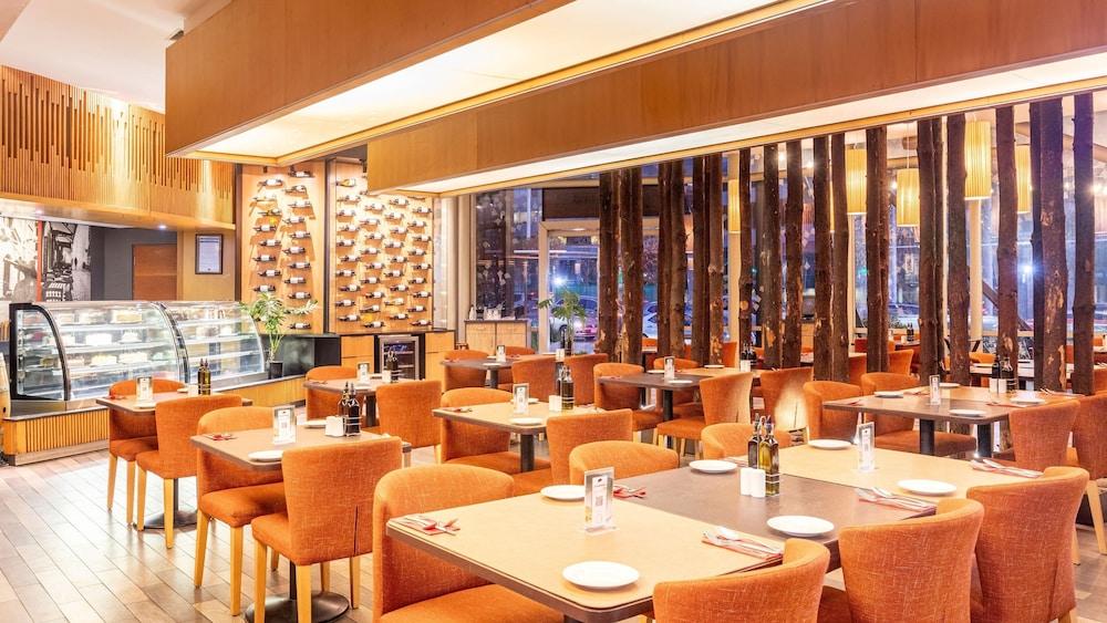 restaurant cafeteria