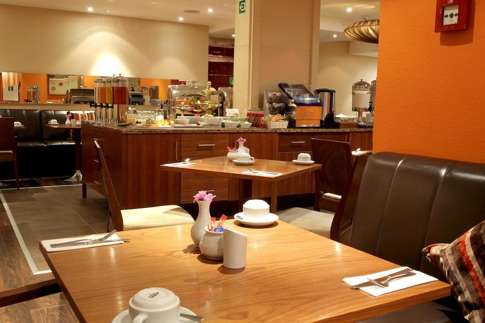 restaurant-cafeteria