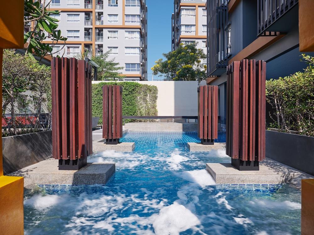 swimming pool spa