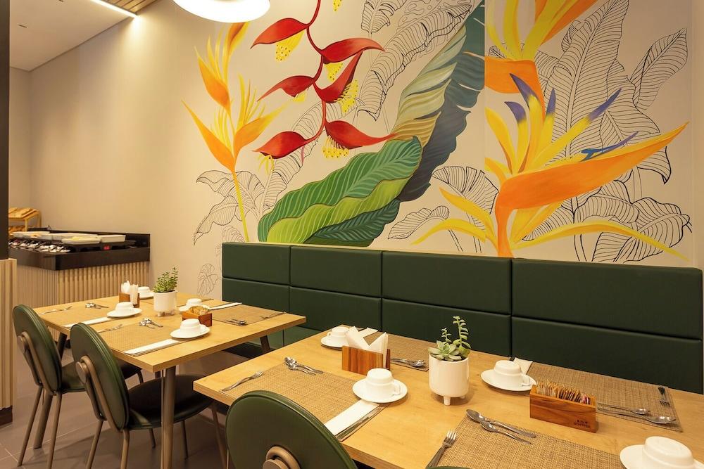 restaurant cafeteria