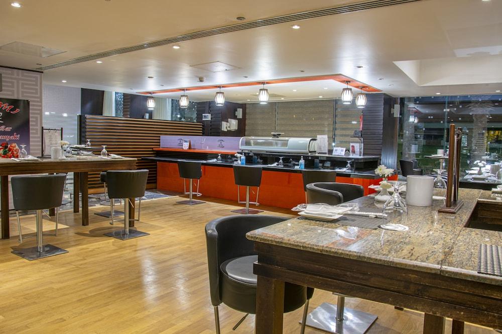 restaurant cafeteria