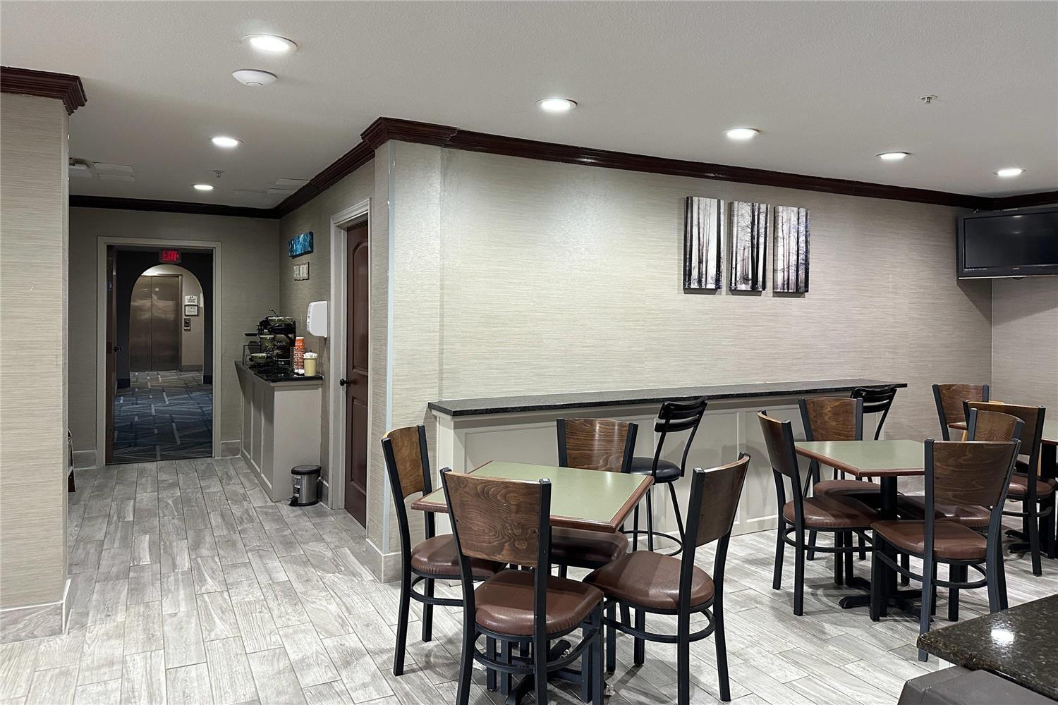 restaurant cafeteria