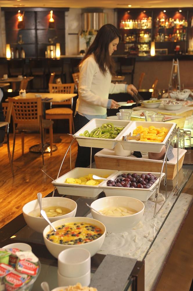 restaurant cafeteria