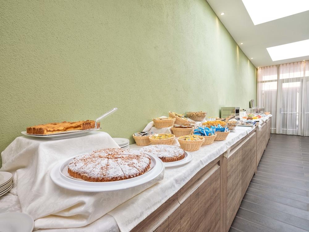 restaurant-cafeteria