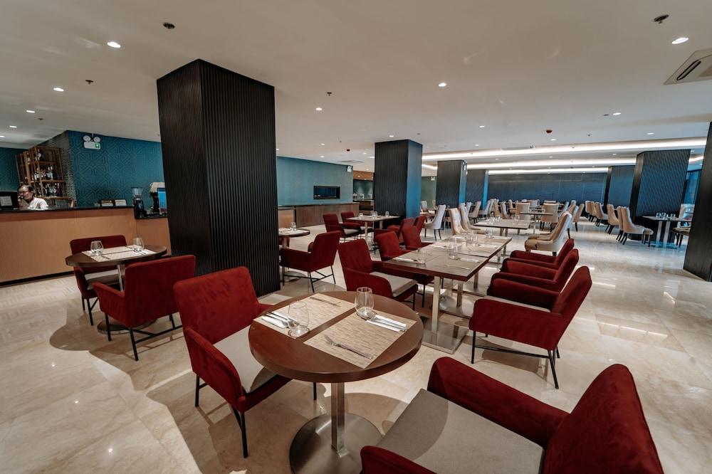 restaurant cafeteria