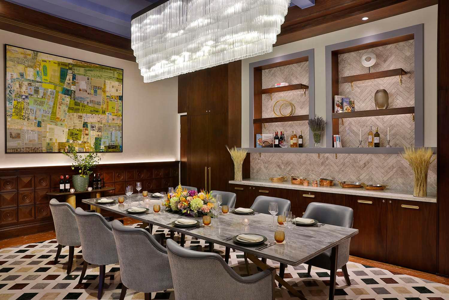 restaurant cafeteria