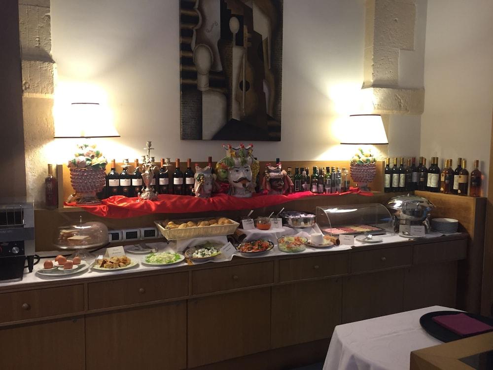 restaurant-cafeteria