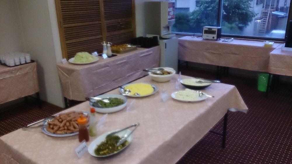 restaurant cafeteria