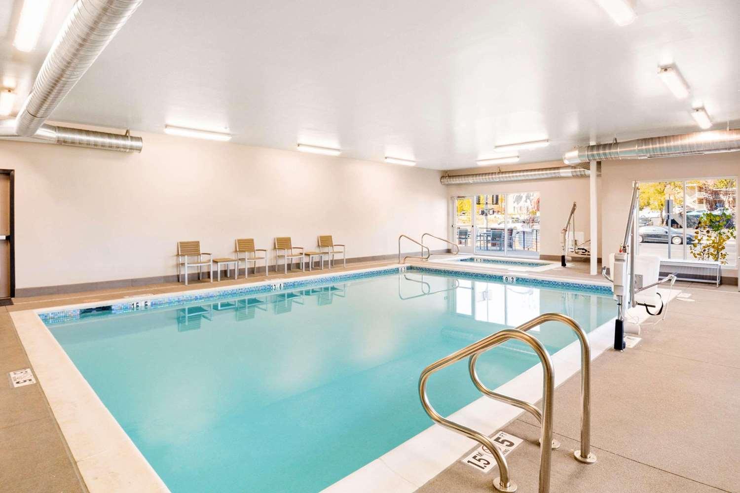 swimming pool spa
