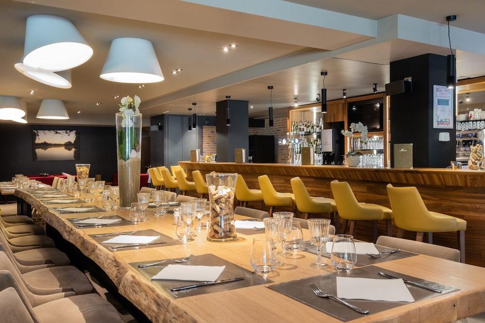 restaurant-cafeteria