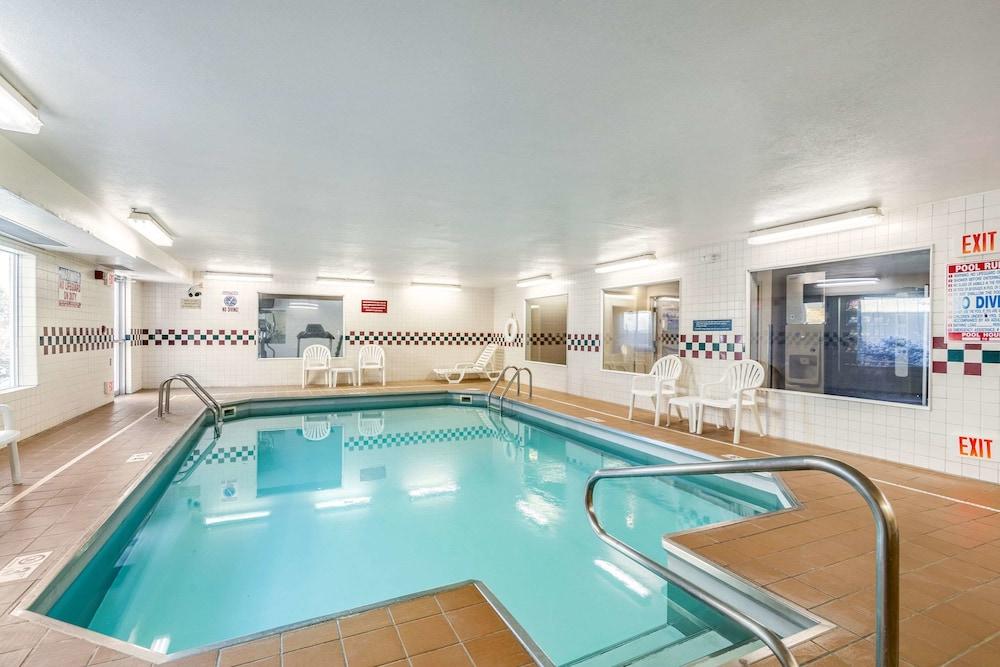 swimming pool spa