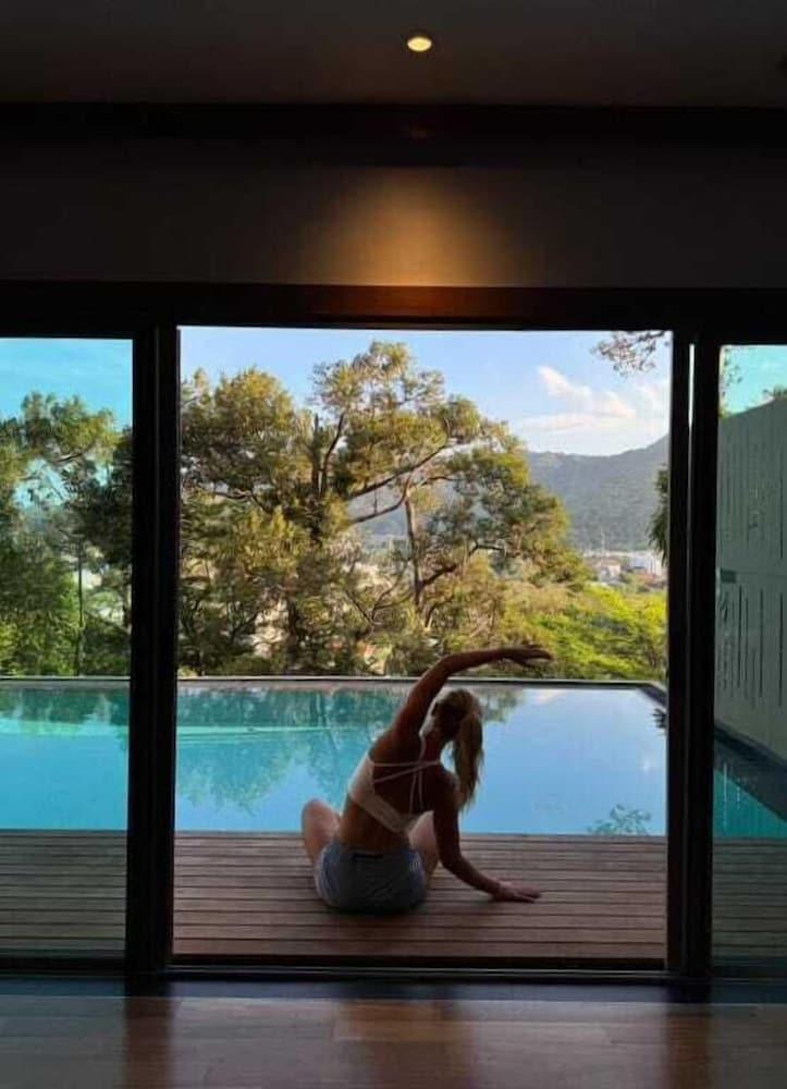 swimming pool spa