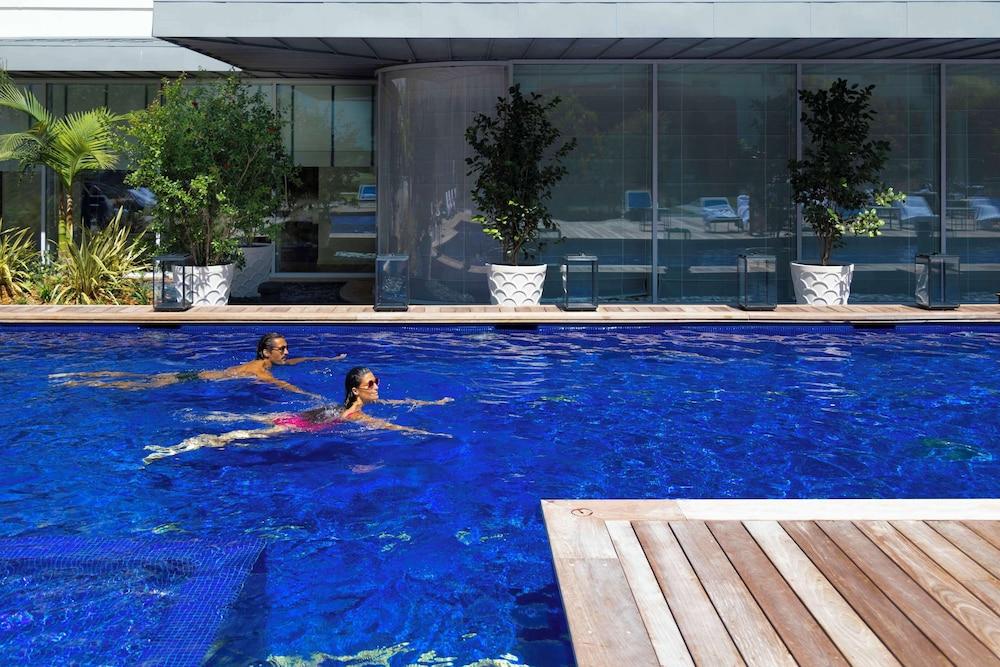 swimming pool spa