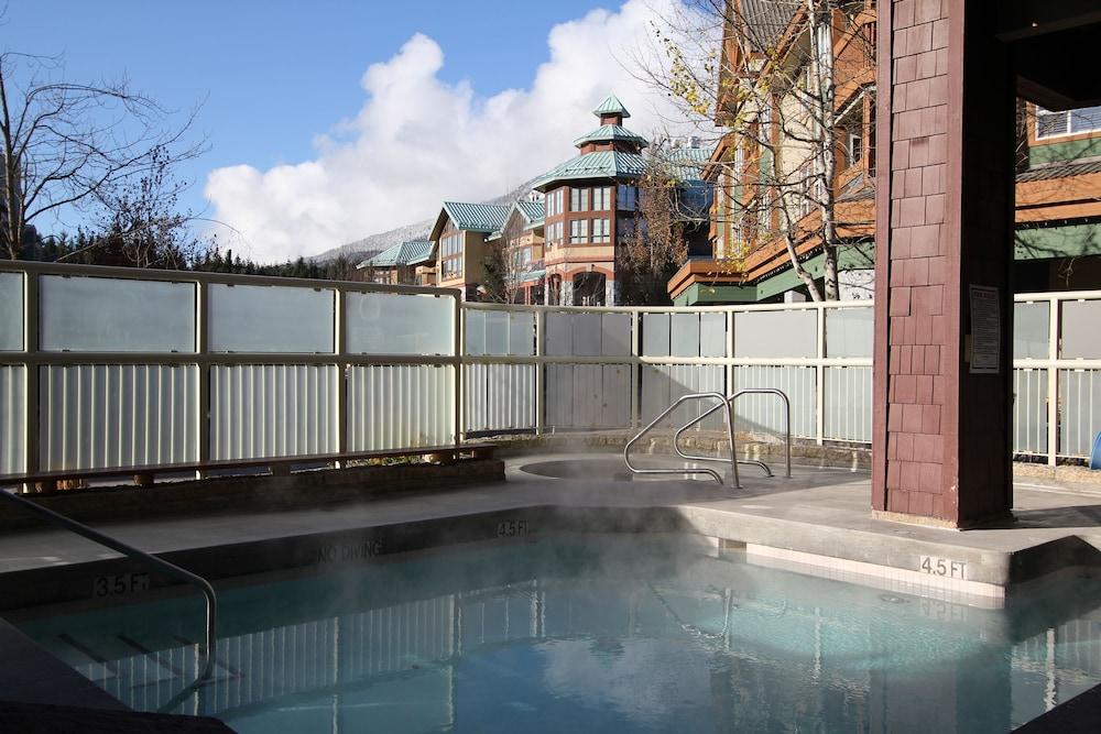 swimming pool spa