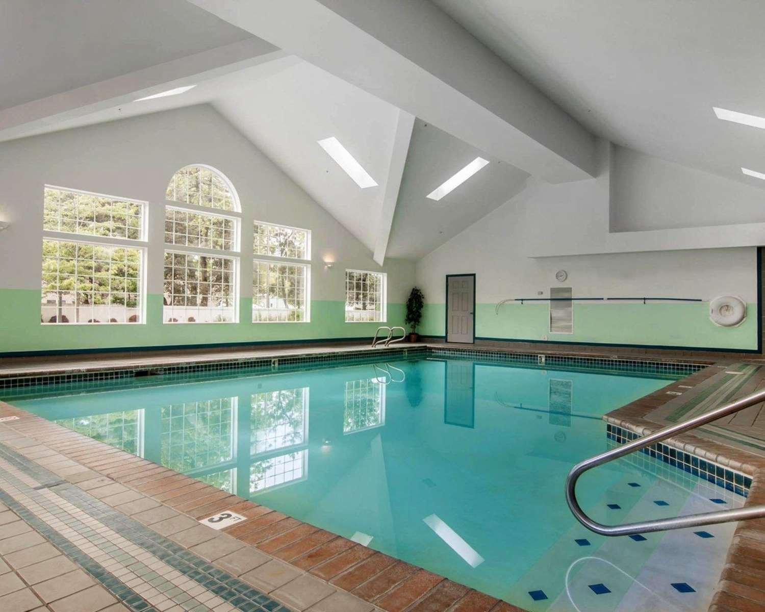 swimming pool spa