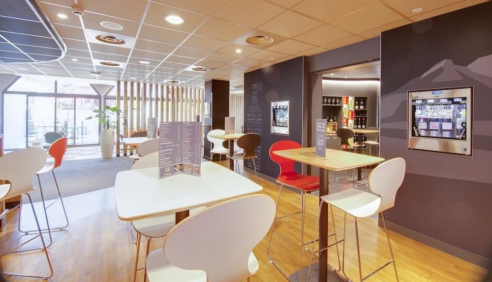 restaurant-cafeteria