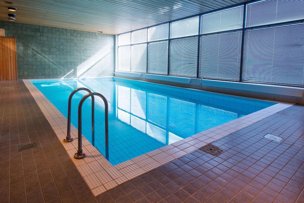 swimming pool spa
