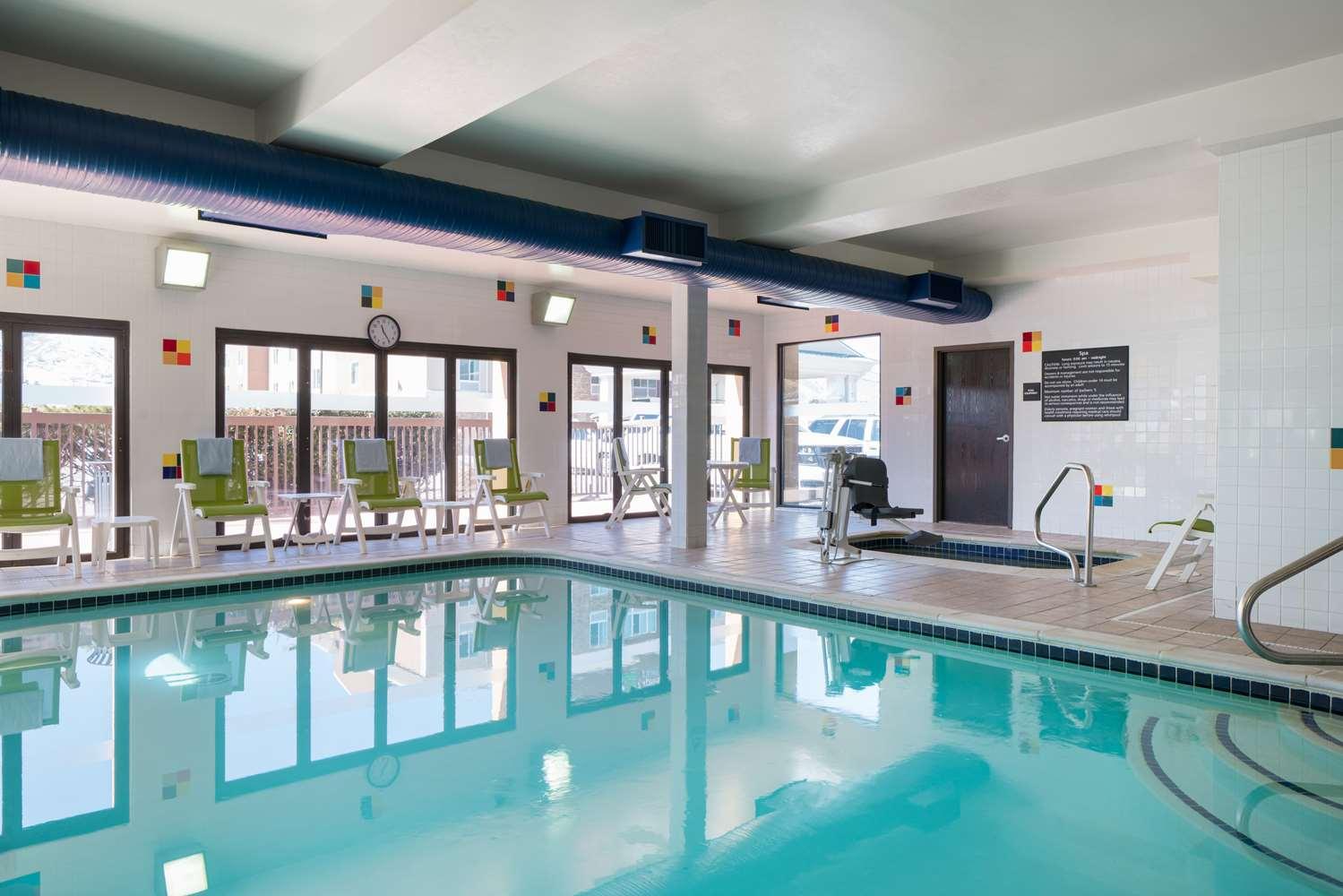 swimming pool spa