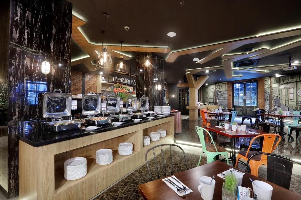 restaurant cafeteria