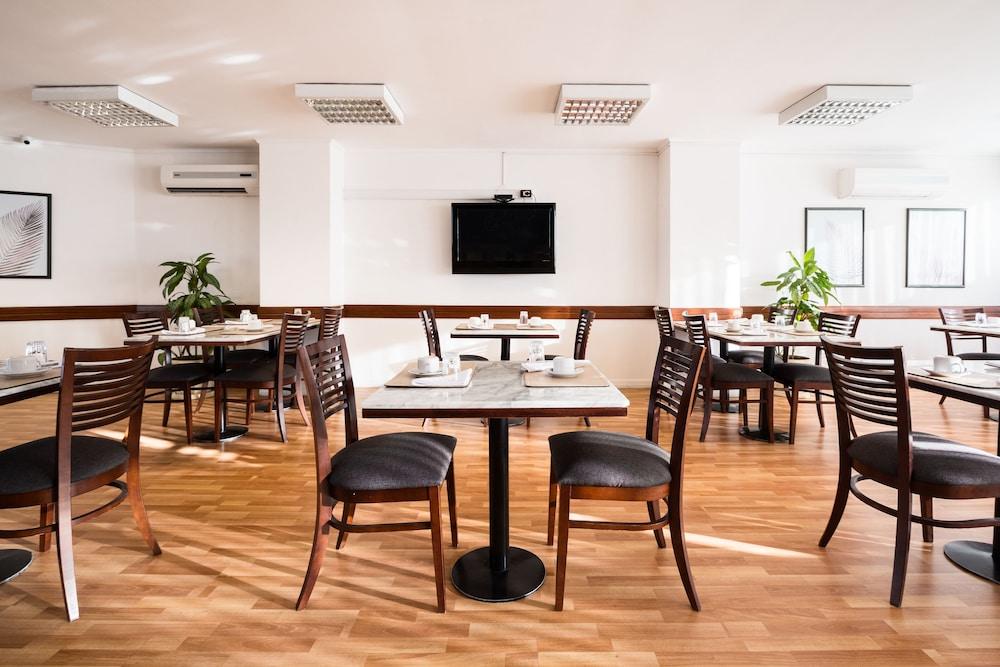 restaurant-cafeteria