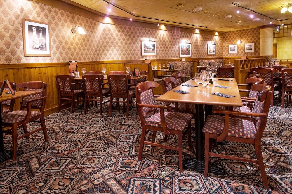 restaurant cafeteria