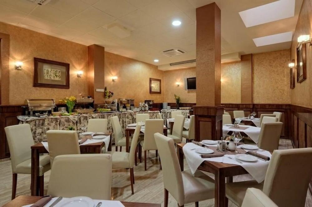 restaurant-cafeteria
