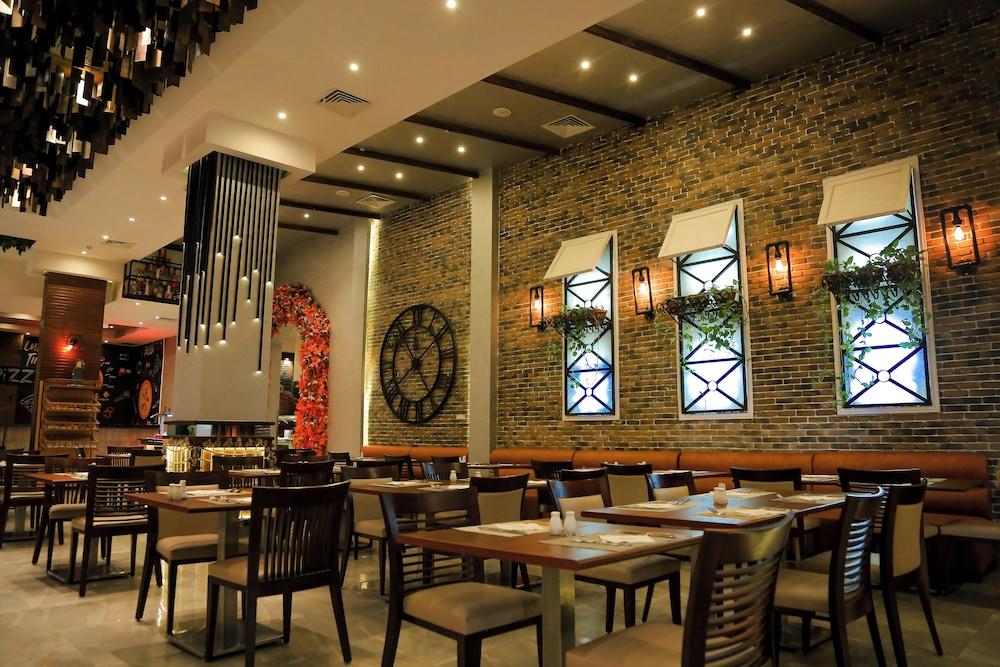 restaurant cafeteria