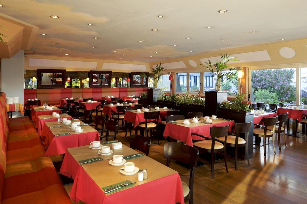 restaurant cafeteria