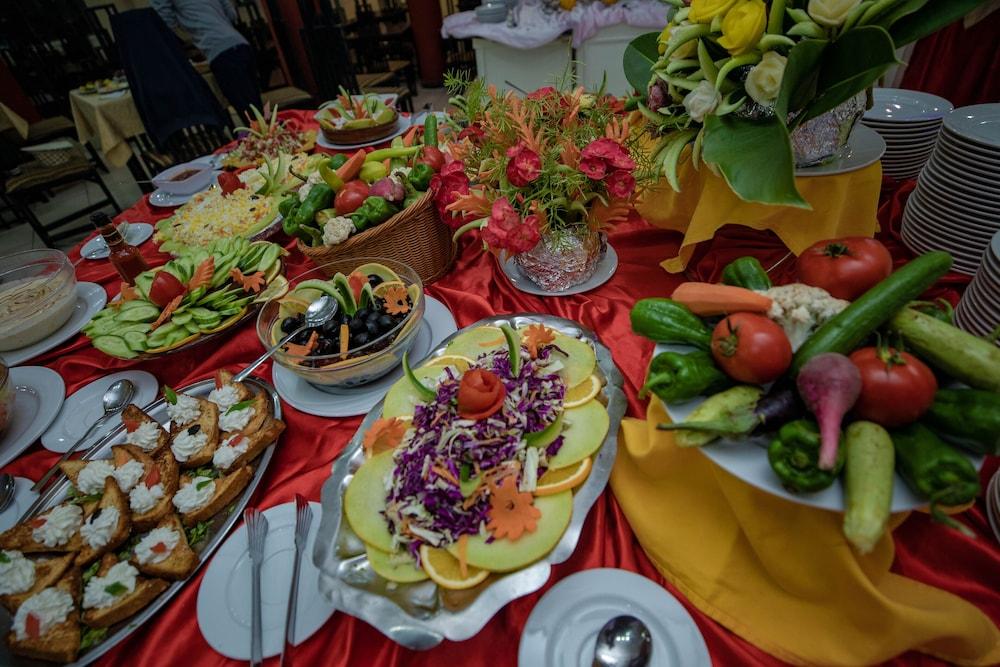 restaurant cafeteria