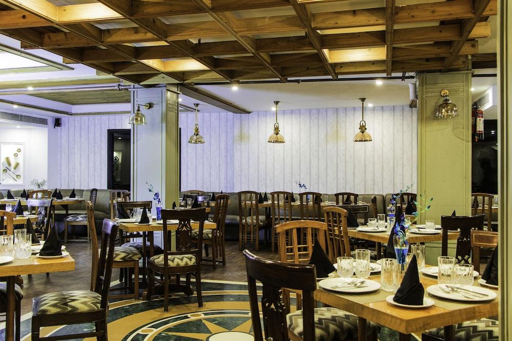 restaurant cafeteria