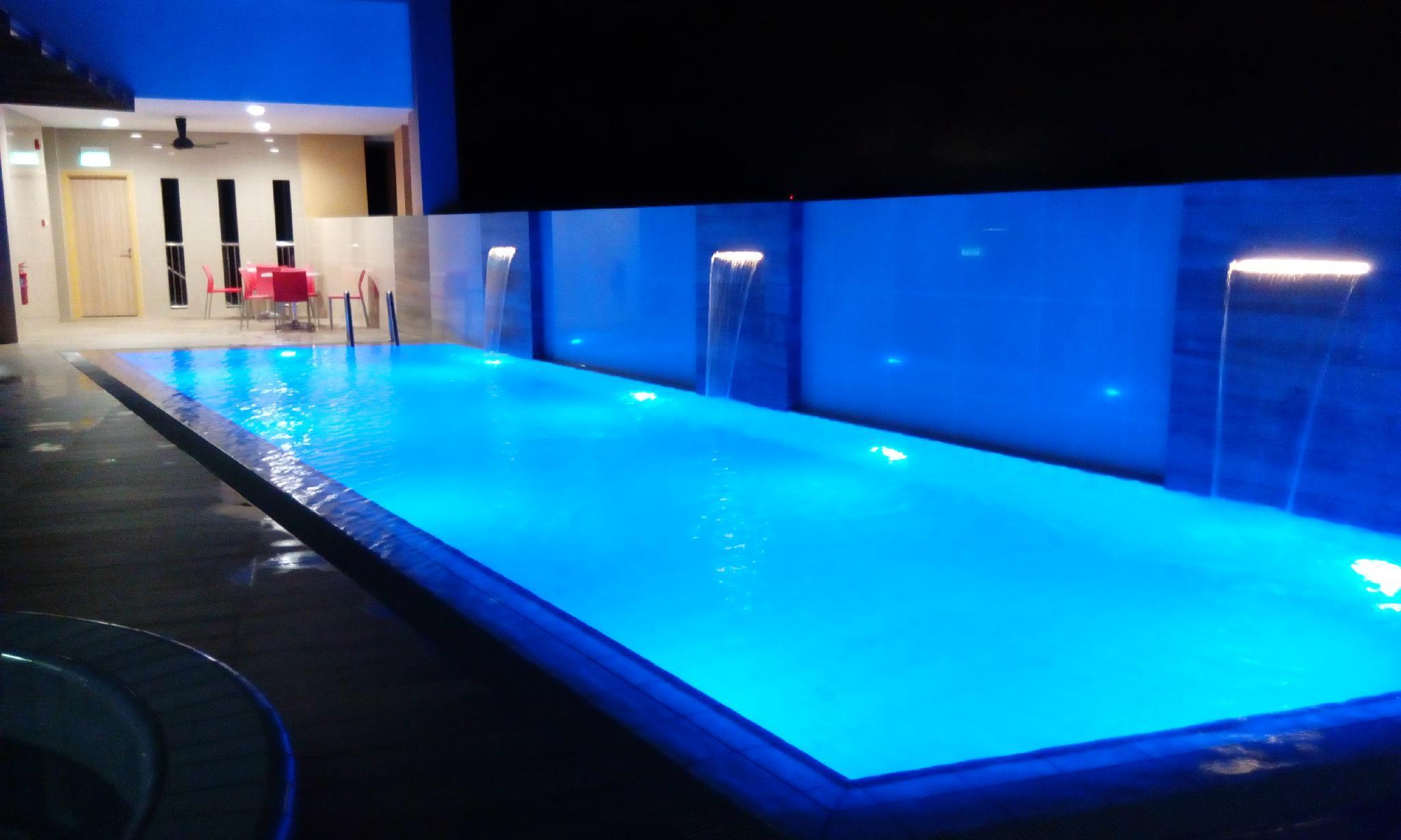 swimming pool spa