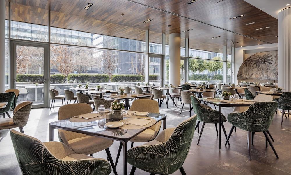 restaurant cafeteria