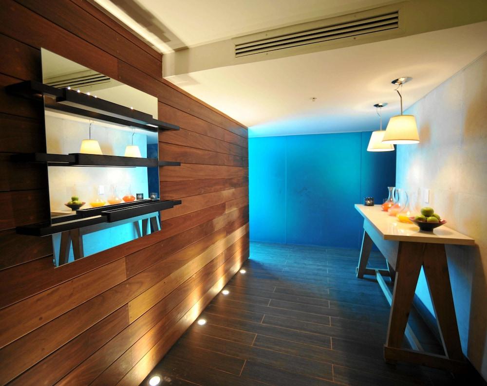 swimming pool spa
