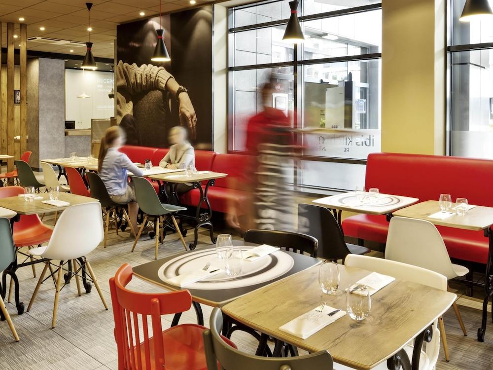 restaurant cafeteria