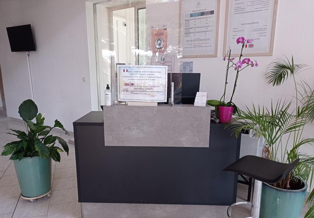 lobby