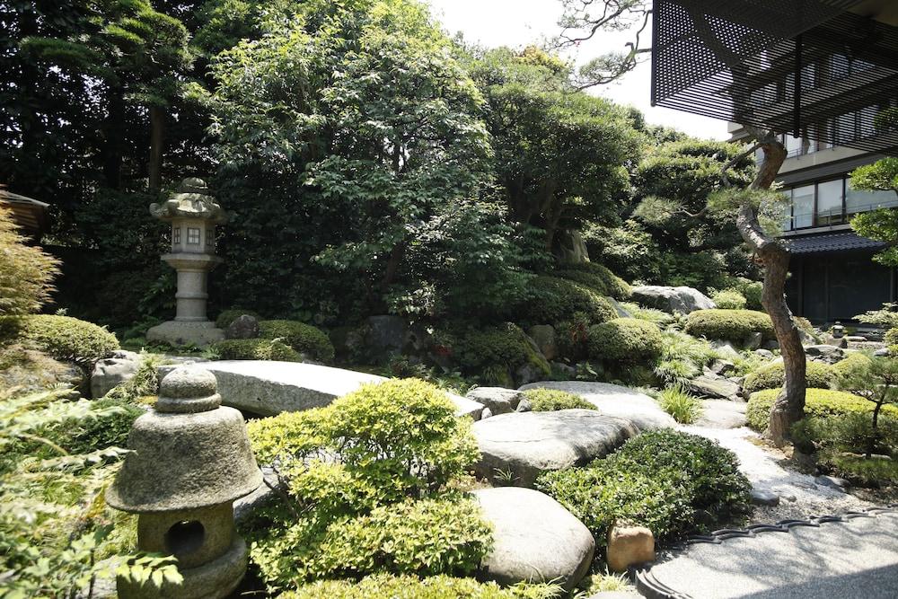 surroundings