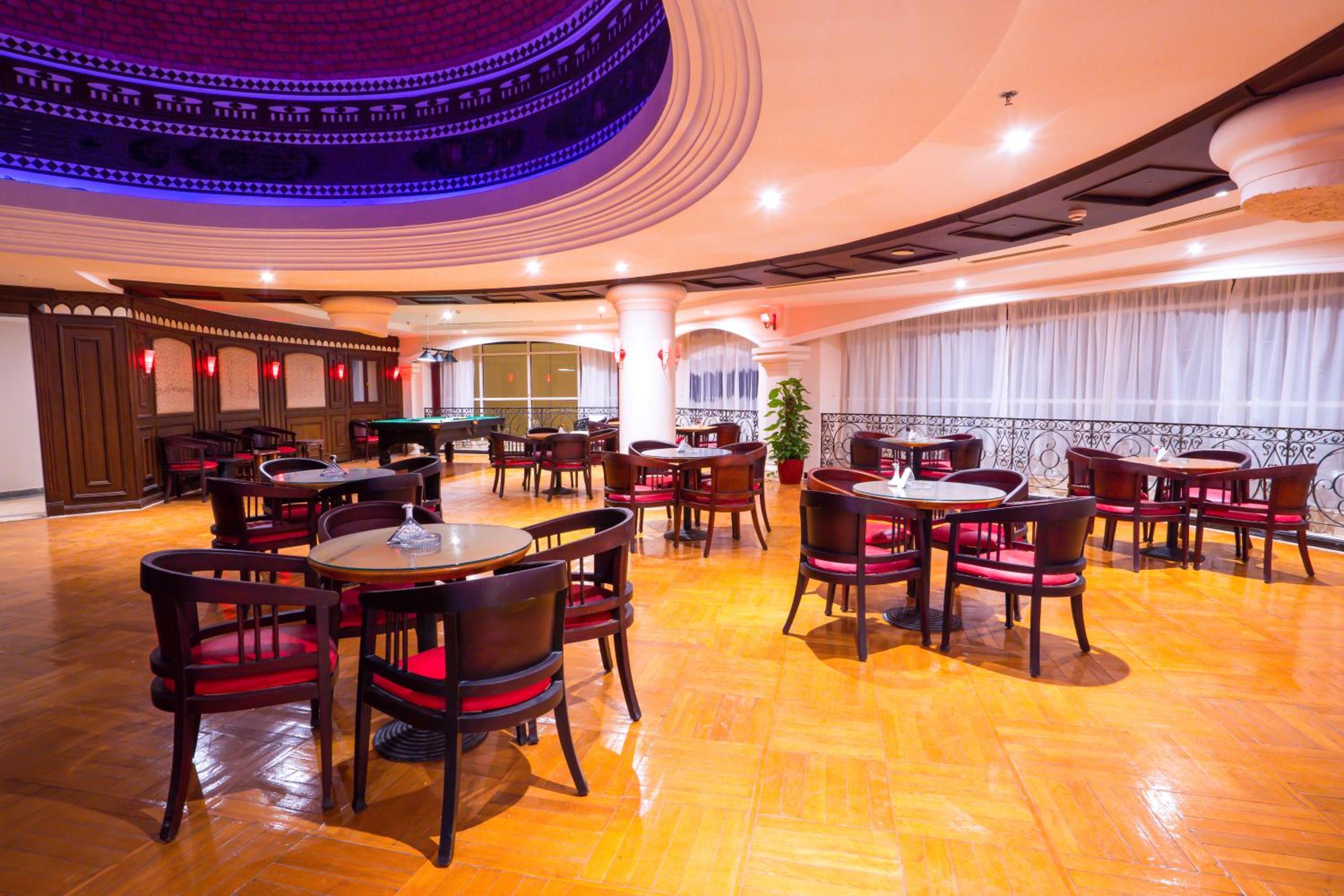 restaurant cafeteria