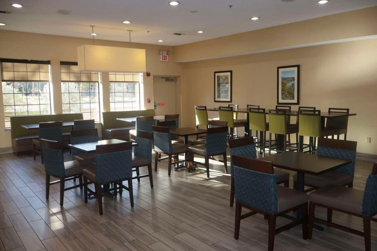 restaurant cafeteria