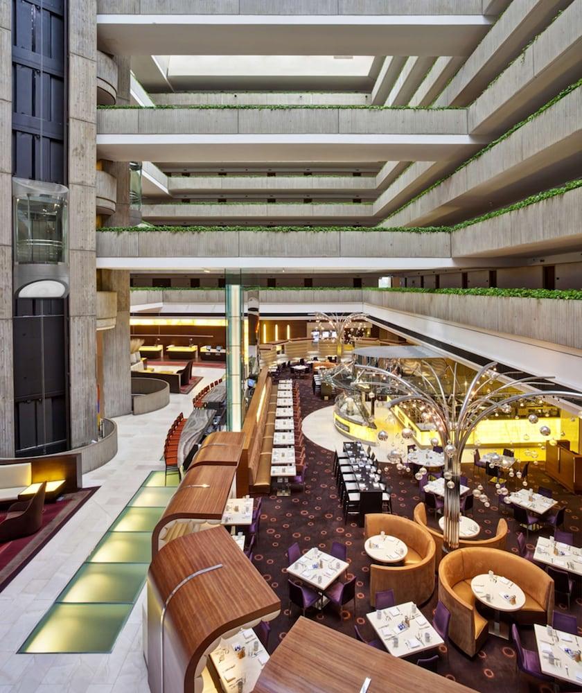 restaurant cafeteria