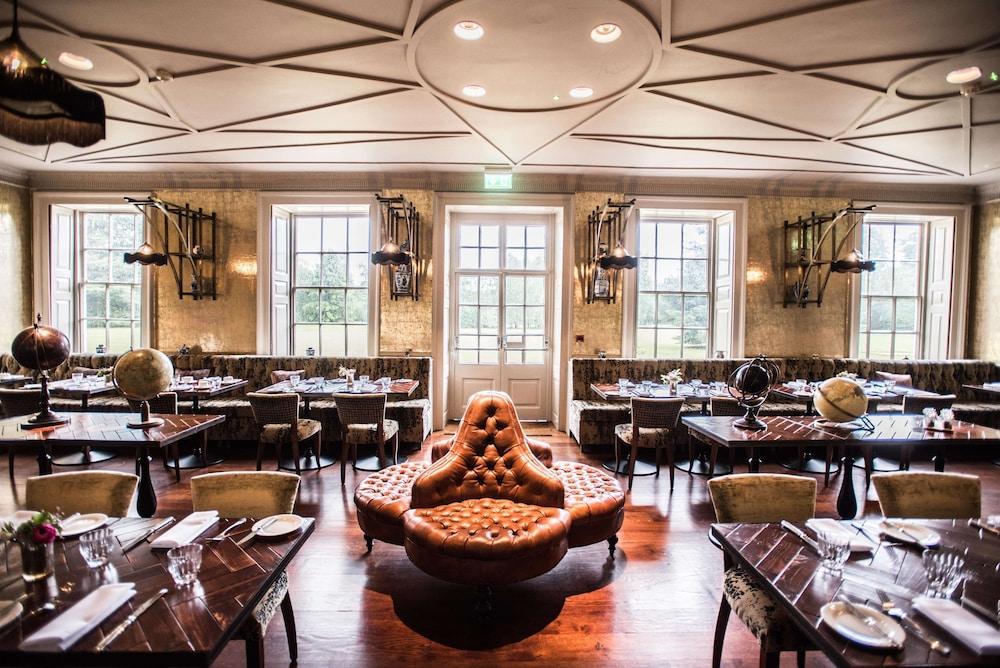 restaurant cafeteria