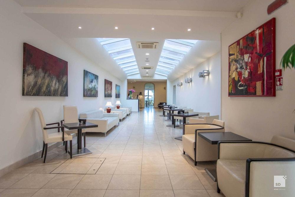 restaurant-cafeteria