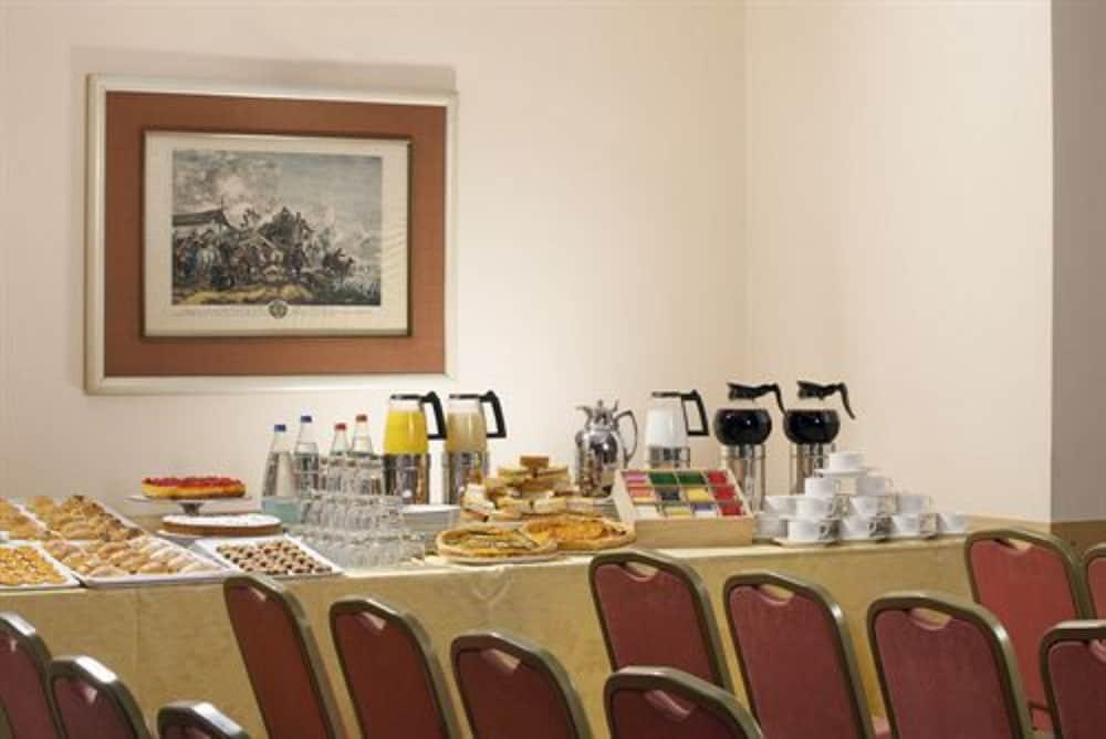 restaurant-cafeteria