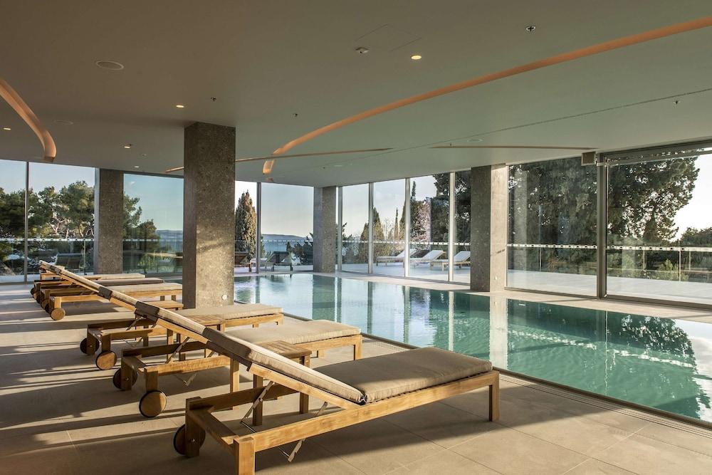swimming pool spa
