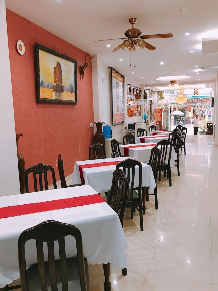 restaurant-cafeteria