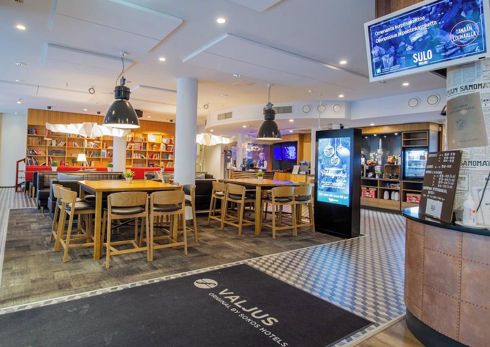 restaurant cafeteria