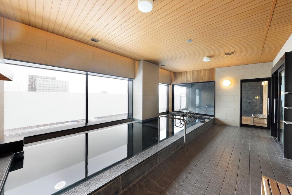 swimming pool spa