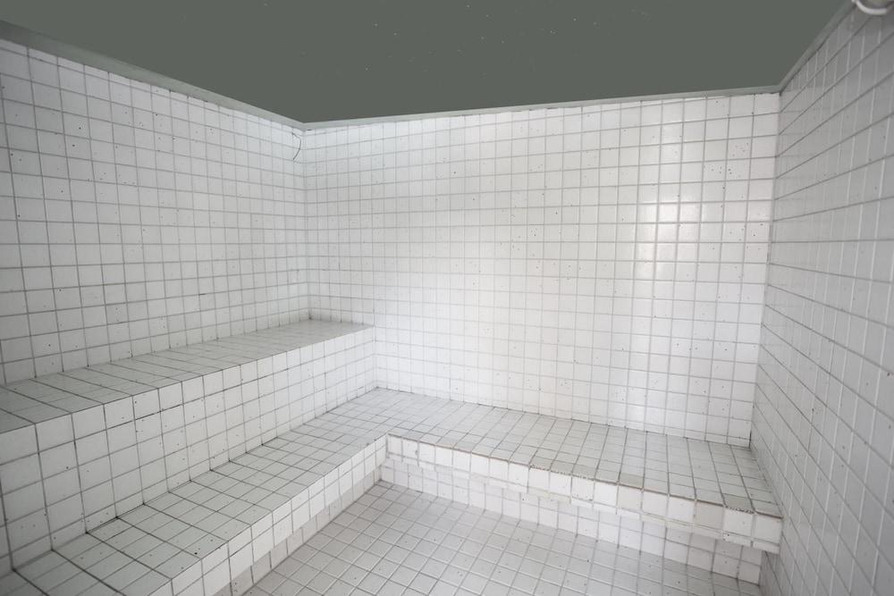 swimming pool spa